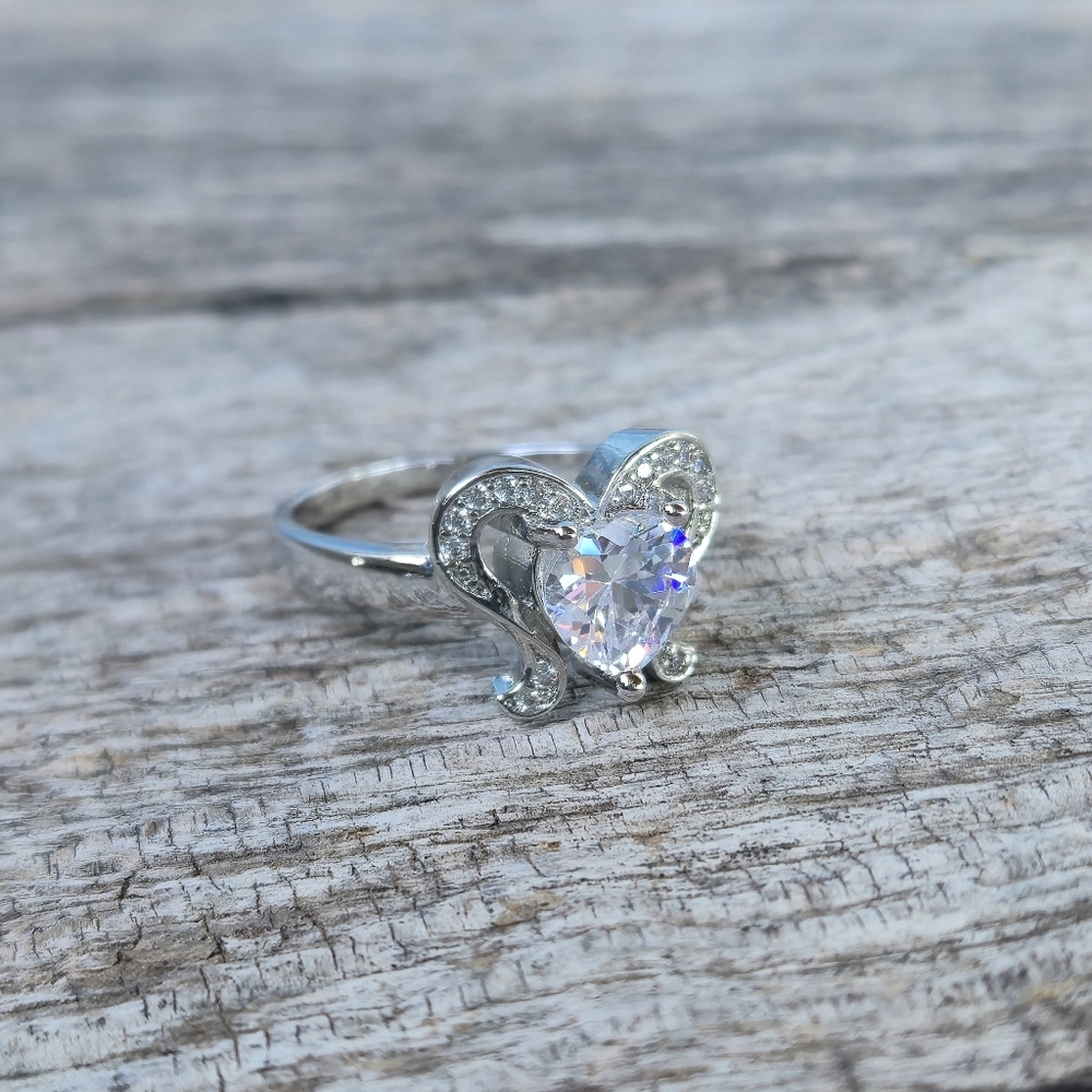 New 925 Sterling Silver Halo Heart White Topaz Angel Wings Size 8 Ladies Ring